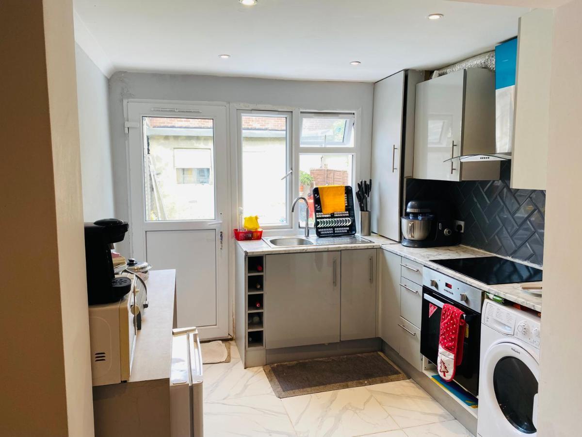 1 Studio Room Near Central Londra Exterior foto